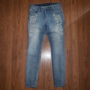 Midrise Legging Jeans With Flower Pattern